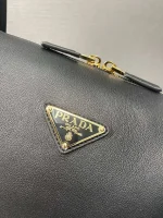 Prada Enamel 1BA444 中號黑色皮革手提包：圖片 5