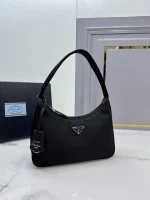 Prada Re-Edition 1NE515 小號黑色尼龍單肩包：圖片 4