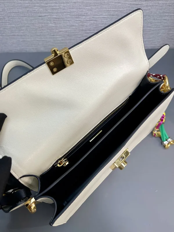Prada Soft 1BD379 小號黑色皮革肩背包：圖片 15