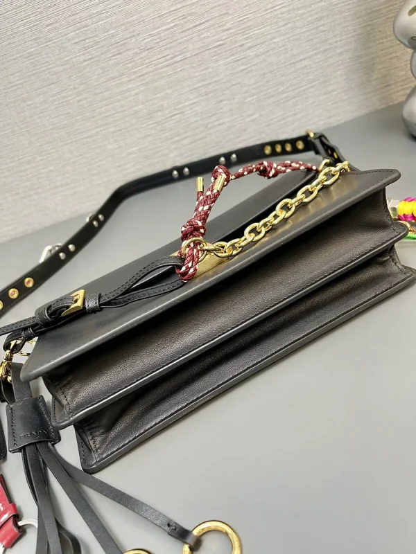 Prada Soft 1BD379 小號黑色皮革單肩包：圖片 12