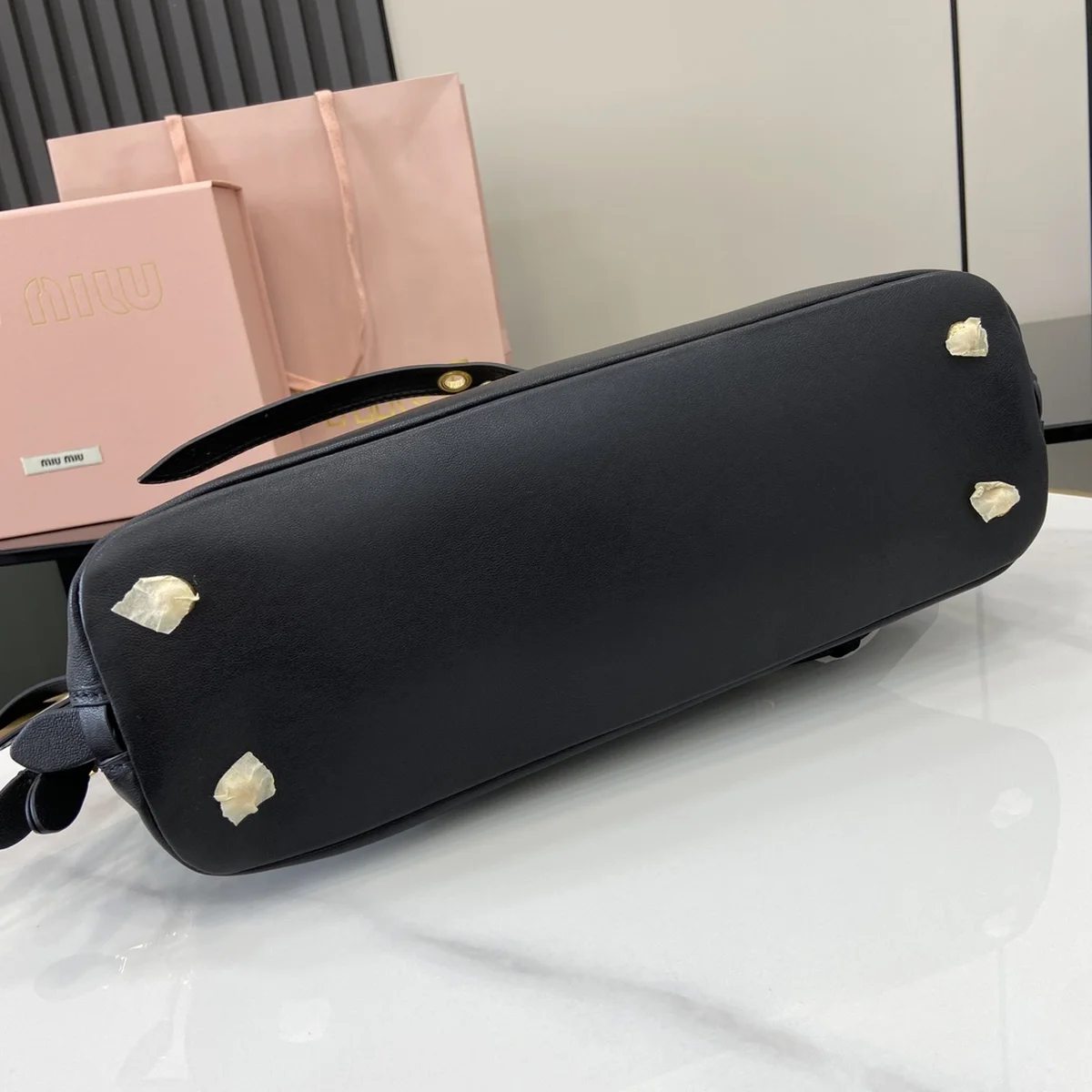 MiuMiu FROMTHERUNWAYAveure納帕皮革手挽手袋包包-5BB168 5 MiuMiu FROMTHERUNWAYAveure納帕皮革手挽手袋包包-5BB168