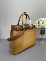 Prada Classic 1BA416 大號白色皮革托特包：圖片 5