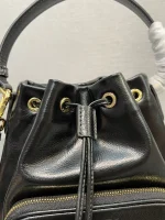Prada Duet 1BH038 中號黑色再生尼龍水桶包：圖片 5