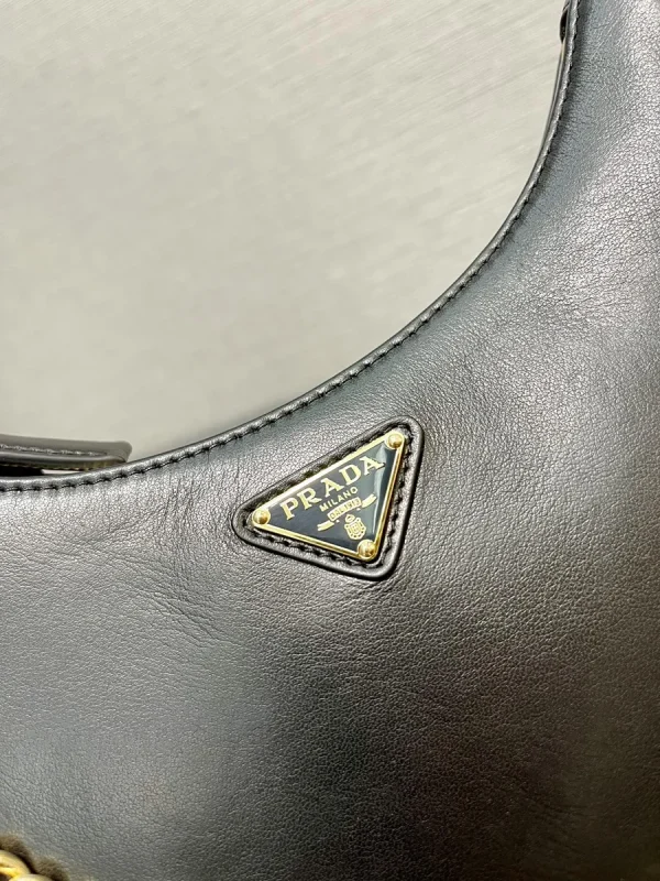 Prada Re-Nylon 1BC204 小號黑色尼龍單肩包：圖片 6