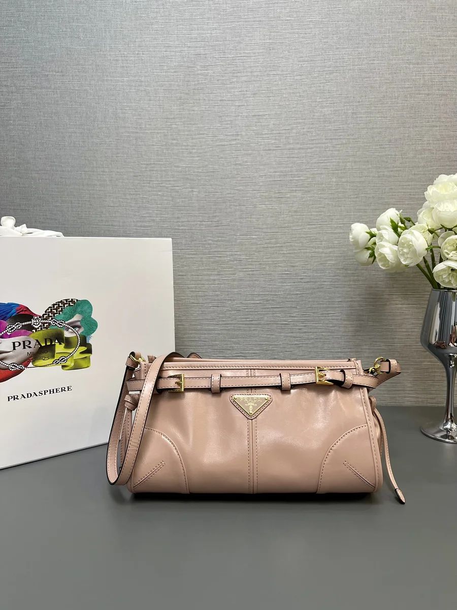 Prada Shine 1BH215 小號黑色皮革肩背包 2 Prada Shine 1BH215 小號黑色皮革肩背包