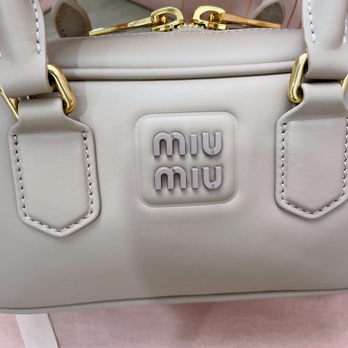 MiuMiu Arcadie皮革手袋包包-5BB142 7 MiuMiu Arcadie皮革手袋包包-5BB142