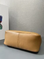 Prada Classic 1BA444 中號黑色皮革手提包：圖片 6