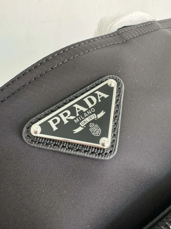 Prada ReN 1BG102 中號黑色尼龍托特包：圖片 7