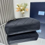 Prada Re-Nylon 1BG529 中號黑色尼龍托特包：圖片 5