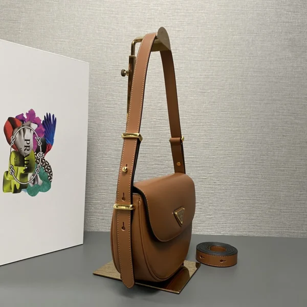Prada Soft 1BD365 小號黑色皮革單肩包：圖片 4