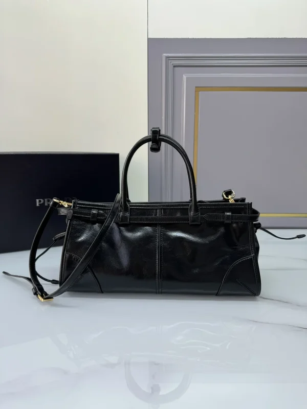 Prada Naplak 1BA426 中號黑色漆皮手提包：圖片 3