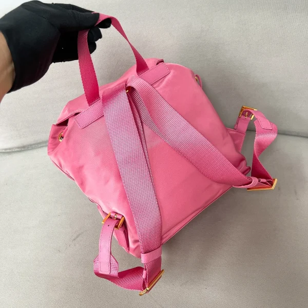 Prada ReNylon 1BZ677 中號黑色尼龍後背包：圖片 5