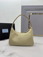Prada Re-Edition 1NE515 小號粉色尼龍單肩包：圖片 3