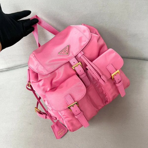 Prada ReNylon 1BZ677 中號黑色尼龍後背包：圖片 3