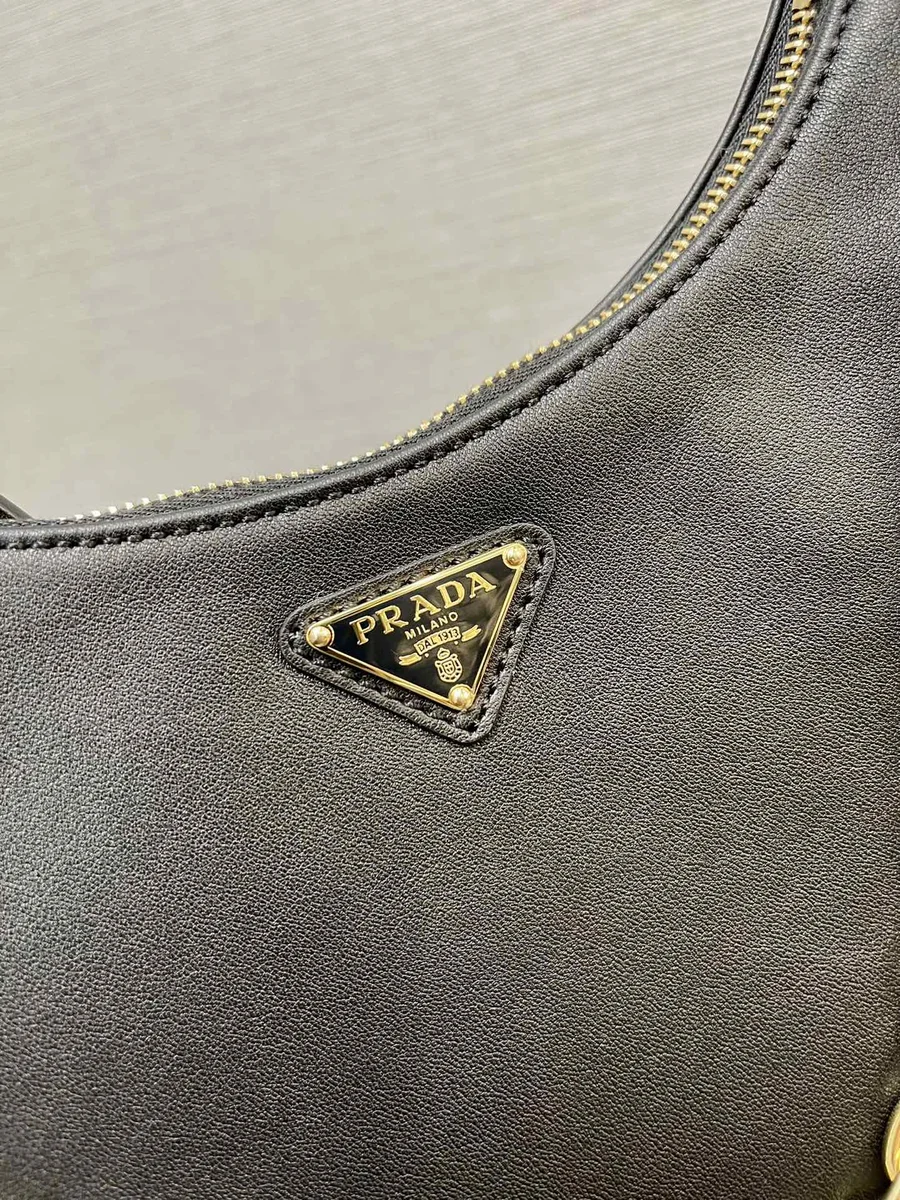 Prada Re-Edit 1BH204 中號灰色皮革肩背包 7 Prada Re-Edit 1BH204 中號灰色皮革肩背包