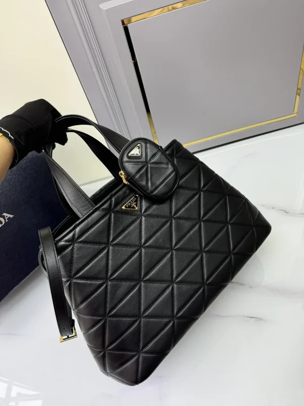 Prada Symbole 1BG547 中號黑色皮革托特包：圖片 5