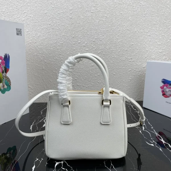 Prada Galleria 1BA906 小號黑色漆皮手提包：圖片 3
