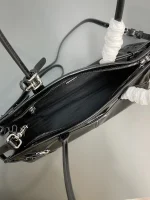 Prada Geom 1BA426 中號米色皮革托特包：圖片 9
