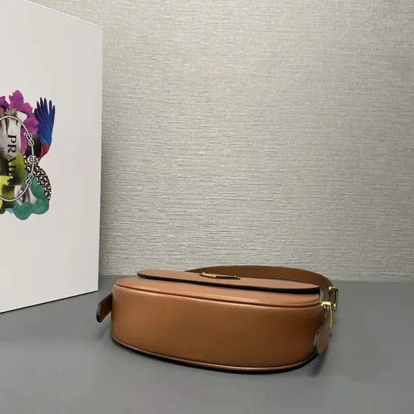 Prada Soft 1BD365 小號黑色皮革單肩包：圖片 5