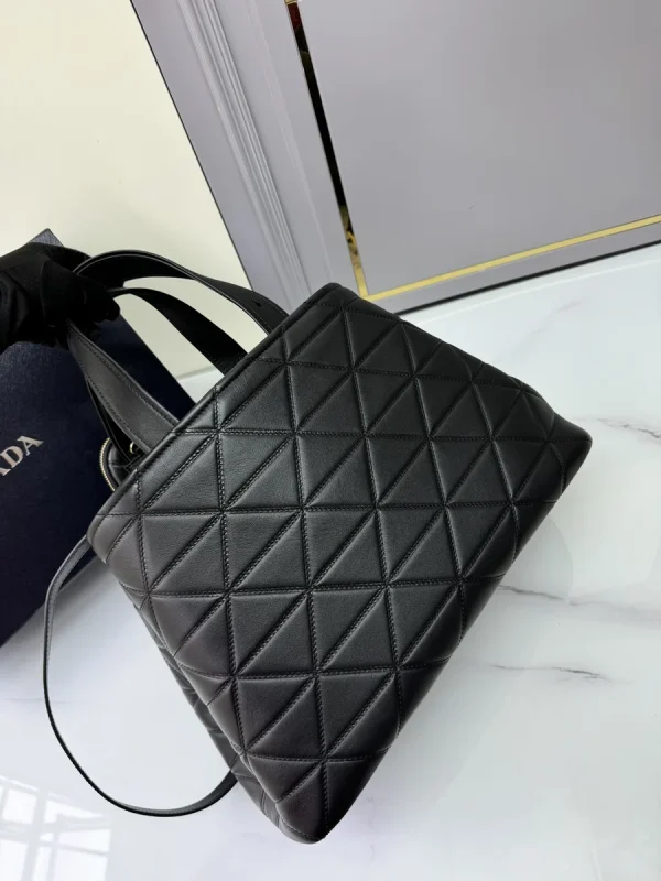 Prada Symbole 1BG547 中號黑色皮革托特包：圖片 6