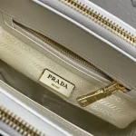 Prada Galleria 1BA906 小號黑色漆皮手提包：圖片 10