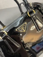Prada Galleria 1BA906 小號黑色漆皮手提包：圖片 5