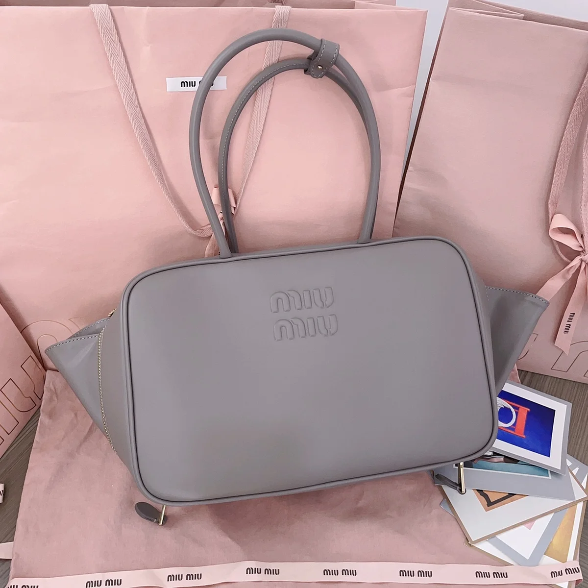 MiuMiu 皮革Beau手袋包包-5BB117 12 MiuMiu 皮革Beau手袋包包-5BB117