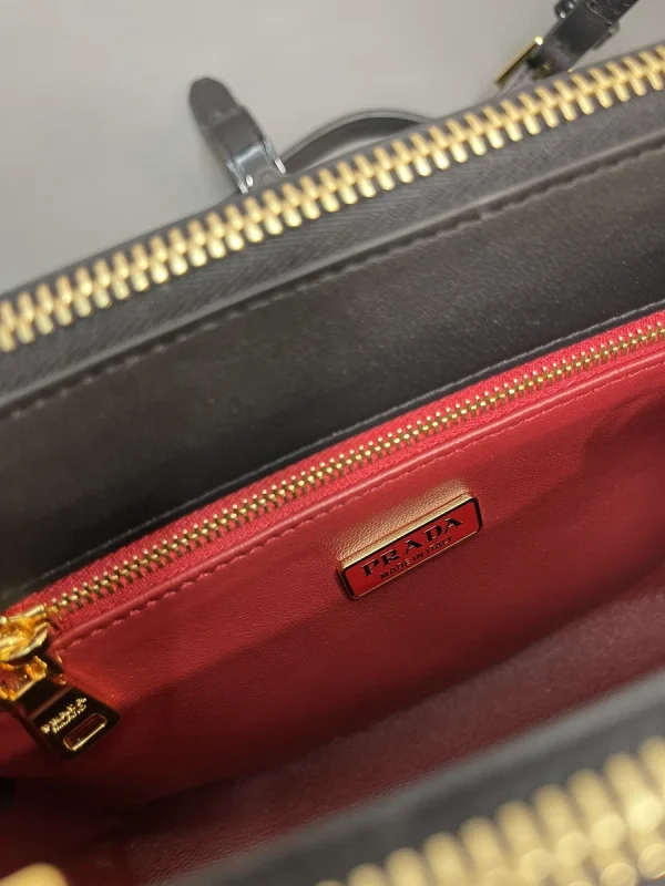 Prada Galleria 1BA906 小號黑色漆皮手提包：圖片 7