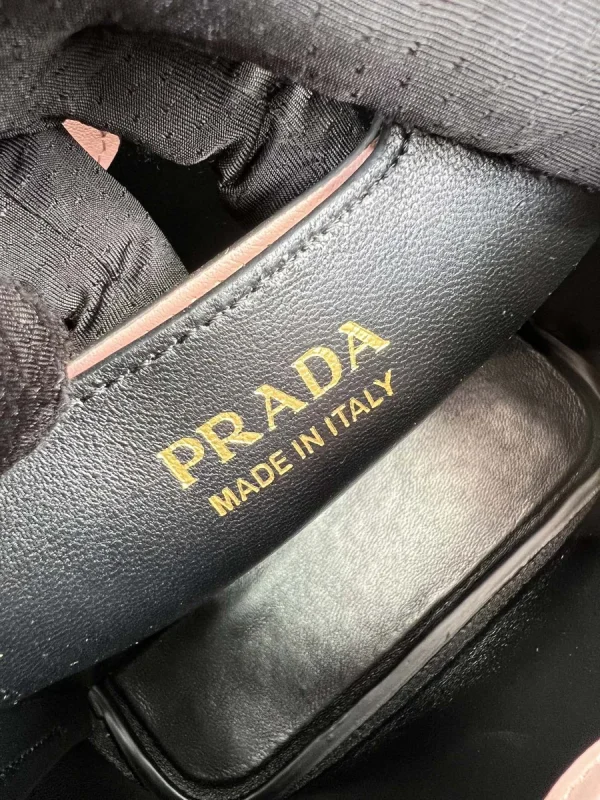 Prada Double 1BA217 小號淺灰皮革單肩包：圖片 9