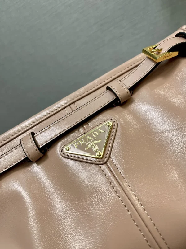 Prada Shine 1BH215 小號黑色皮革肩背包：圖片 4
