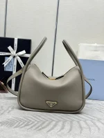 高仿包包Prada Soft 1BA451 小號灰色皮革肩背包：圖片 2