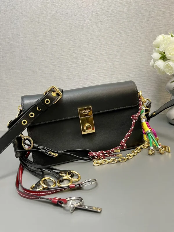 Prada Soft 1BD379 小號黑色皮革單肩包：圖片 14