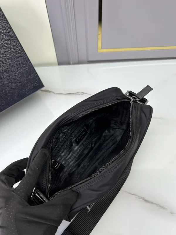 Prada Re-Nylon 1BC167 小號黑色再生尼龍掛肩包：圖片 8