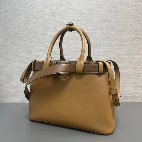 Prada Re-Nylon 1BA434 中號黑色皮革單肩包：圖片 4