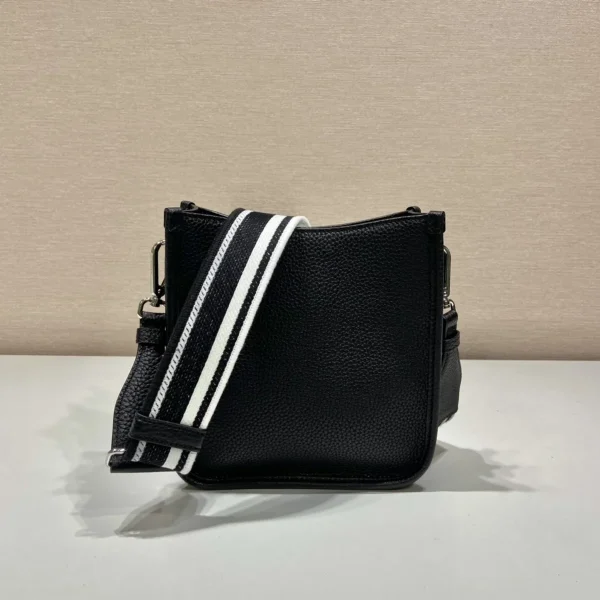 Prada Mini 1BH191 小號黑色皮革單肩包：圖片 5