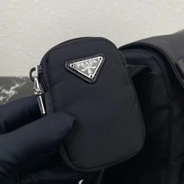 Prada Re-Nylon 1BD953 中號黑色尼龍單肩包：圖片 7