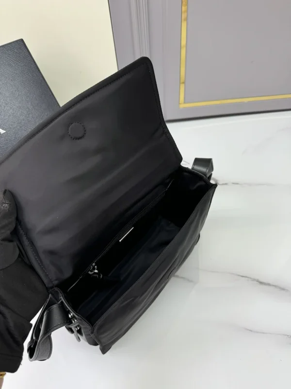 Prada Nylon 1BD313 中號黑色尼龍單肩包：圖片 8