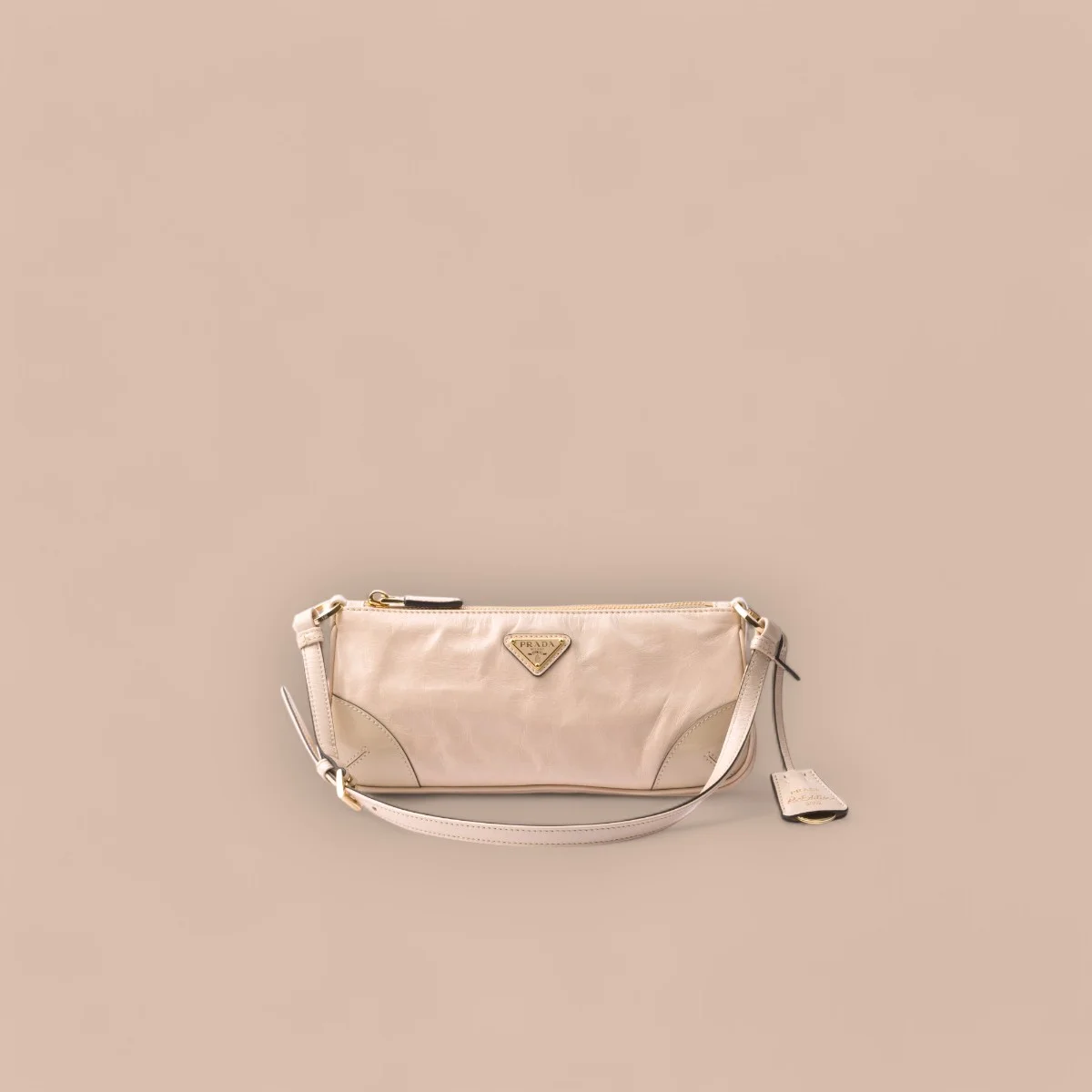 Prada Re-Edition 1BC201 小號黑色皮革肩背包 1 Prada Re-Edition 1BC201 小號黑色皮革肩背包