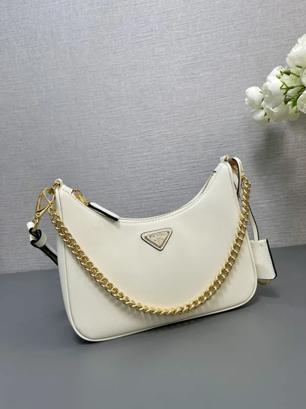 Prada Naplak 1BC204 中號銀色漆皮單肩包：圖片 4