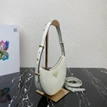 Prada Arqué 1BC194 小號粉色漆皮單肩包：圖片 4