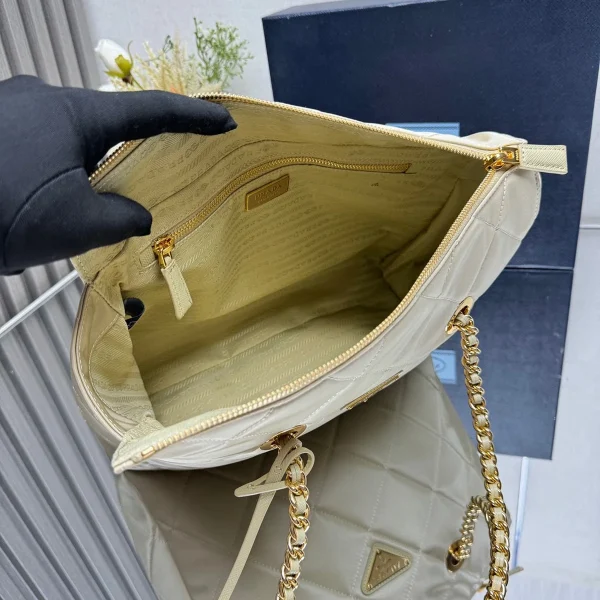 Prada Re-Nylon 1BG529 中號灰色尼龍手提包：圖片 10