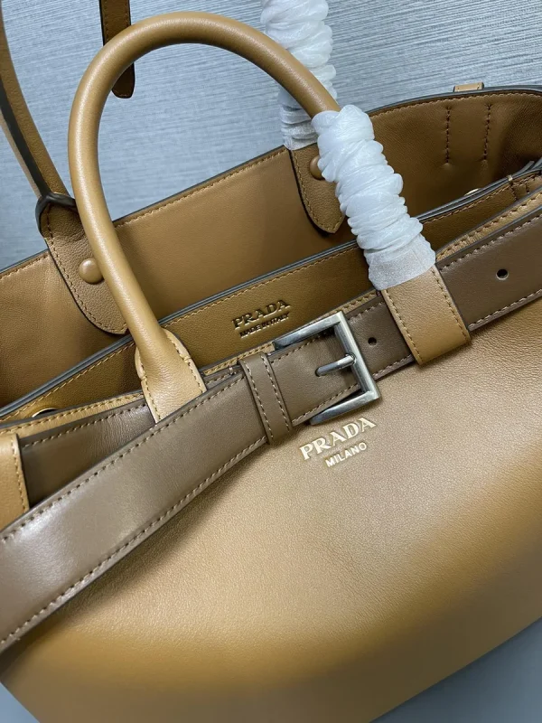 Prada Classic 1BA416 大號白色皮革托特包：圖片 6