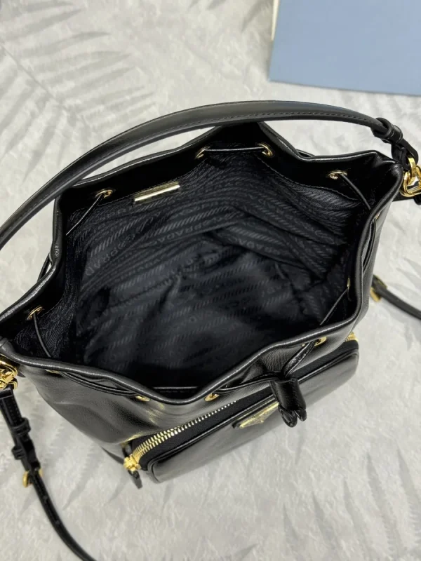 Prada Nylon 1BH038 中號黑色尼龍單肩包：圖片 9