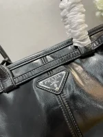 Prada Geom 1BA426 中號米色皮革托特包：圖片 6