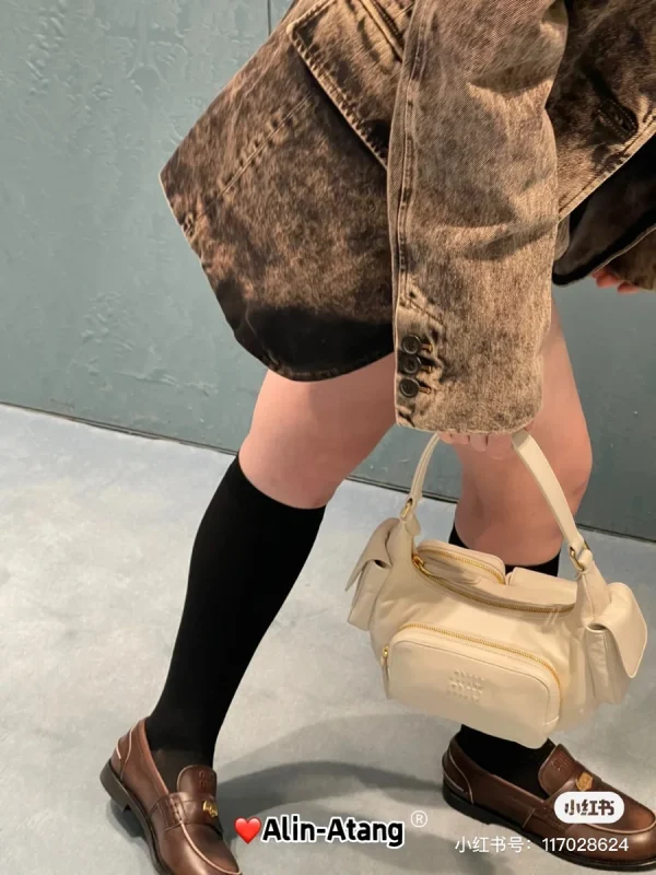 MiuMiu 納帕軟皮Pocket手袋包包-5BC146：圖片 10