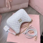 MiuMiu Matelassé納帕軟皮掛肩袋-5BH211：圖片 14