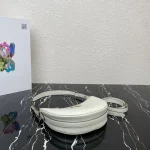 Prada Arqué 1BC194 小號粉色漆皮單肩包：圖片 7