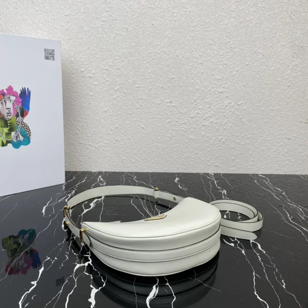 Prada Arqué 1BC194 小號粉色漆皮單肩包：圖片 7