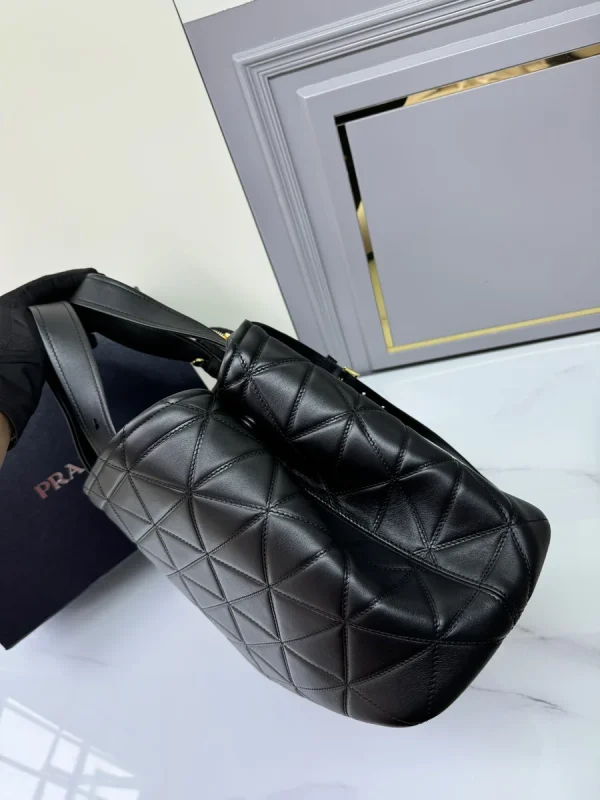 Prada Symbole 1BG547 中號黑色皮革托特包：圖片 7