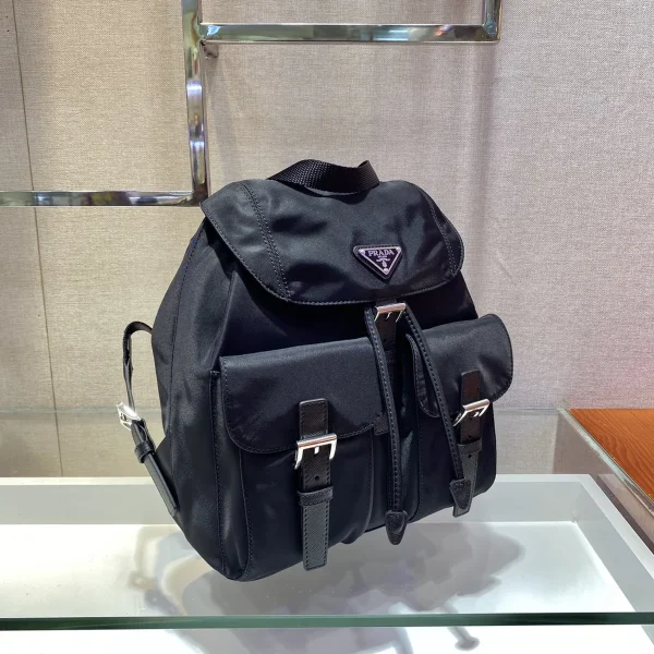 Prada Re-Nylon 1BZ677 中號黑色尼龍背囊：圖片 4